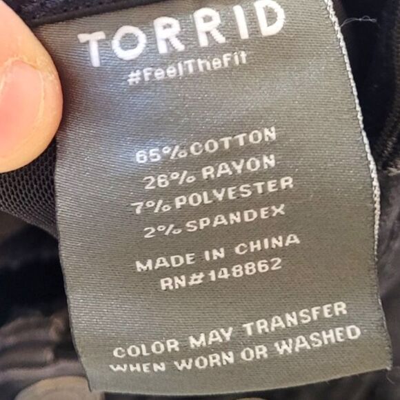 Torrid Women's Black Wash Bombshell Flare Button Fly Jeans Size 24T - Picture 5 of 6